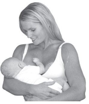 Freemie-Manual-Breast-pumping-mother